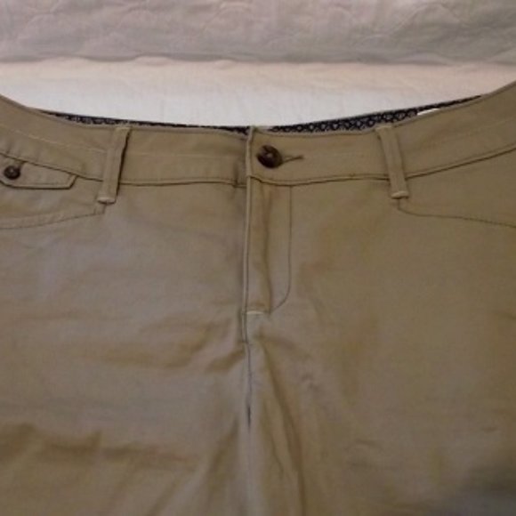 LEE Natural Fit Women's Shorts, Med, Tan - Picture 3 of 7